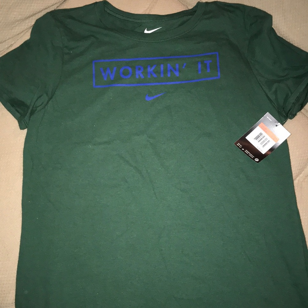 Nike shirt with tags